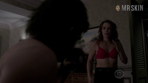 Lara Jean Chorostecki Nude Naked Pics And Sex Scenes At Mr Skin