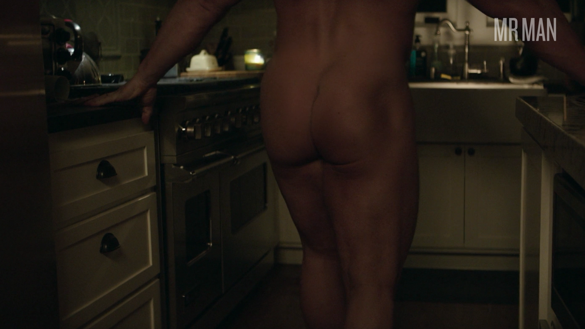 See The Most Muscular Celebrity Butts!