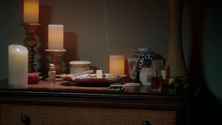 Modernfamily 09x04 burrell hd 01 small 3